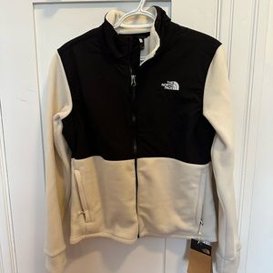North face tundra fleece NWT